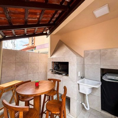 Sobrado Residencial com 100m², 3 quartos, 1 garagem, no bairro Ingleses do Rio Vermelho em Florianópolis