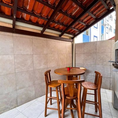 Sobrado Residencial com 100m², 3 quartos, 1 garagem, no bairro Ingleses do Rio Vermelho em Florianópolis