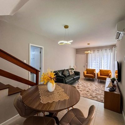 Sobrado Residencial com 100m², 3 quartos, 1 garagem, no bairro Ingleses do Rio Vermelho em Florianópolis