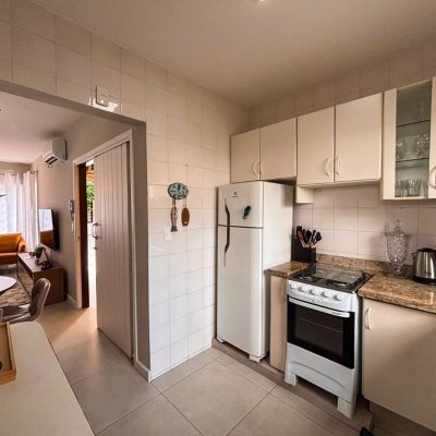 Sobrado Residencial com 100m², 3 quartos, 1 garagem, no bairro Ingleses do Rio Vermelho em Florianópolis