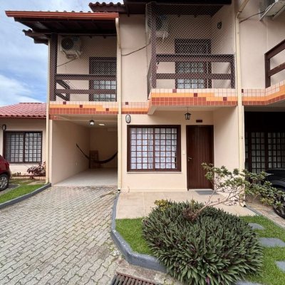 Sobrado Residencial com 100m², 3 quartos, 1 garagem, no bairro Ingleses do Rio Vermelho em Florianópolis