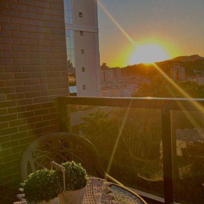 Apartamentos com 116m², 3 quartos, 3 suítes, 2 garagens, no bairro Kobrasol em São José