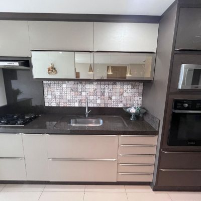 Apartamentos com 116m², 3 quartos, 3 suítes, 2 garagens, no bairro Kobrasol em São José