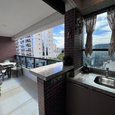 Apartamentos com 116m², 3 quartos, 3 suítes, 2 garagens, no bairro Kobrasol em São José