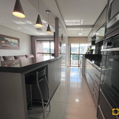 Apartamentos com 116m², 3 quartos, 3 suítes, 2 garagens, no bairro Kobrasol em São José