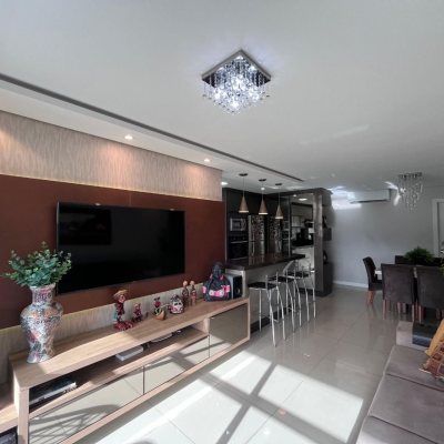 Apartamentos com 116m², 3 quartos, 3 suítes, 2 garagens, no bairro Kobrasol em São José