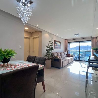 Apartamentos com 116m², 3 quartos, 3 suítes, 2 garagens, no bairro Kobrasol em São José