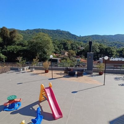 Apartamentos com 103m², 2 quartos (sendo 1 suíte), 2 garagens, no bairro Lagoa Da Conceição em Florianópolis