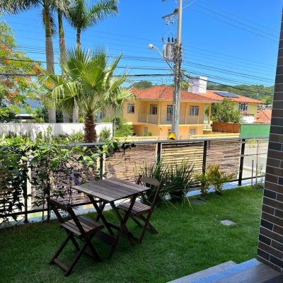 Apartamentos com 103m², 2 quartos (sendo 1 suíte), 2 garagens, no bairro Lagoa Da Conceição em Florianópolis