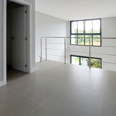 Loft com 57m², 1 quarto (sendo 1 suíte), 1 garagem, no bairro Lagoa da Conceição em Florianópolis
