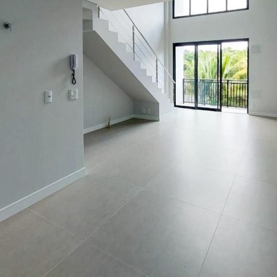 Loft com 57m², 1 quarto (sendo 1 suíte), 1 garagem, no bairro Lagoa da Conceição em Florianópolis