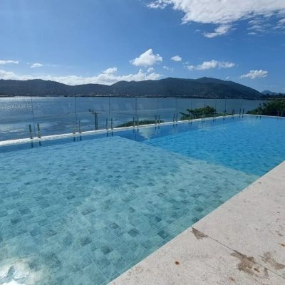 Loft com 57m², 1 quarto (sendo 1 suíte), 1 garagem, no bairro Lagoa da Conceição em Florianópolis