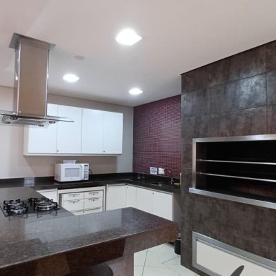 Apartamentos com 86m², 3 quartos, 1 suíte, 1 garagem, no bairro Trindade em Florianópolis