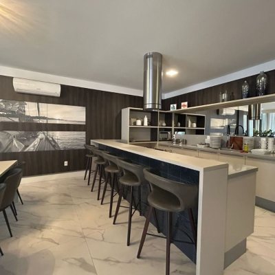 Cobertura com 289m², 3 quartos, 3 suítes, 4 garagens, no bairro Estreito em Florianópolis