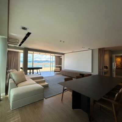Cobertura com 289m², 3 quartos, 3 suítes, 4 garagens, no bairro Estreito em Florianópolis