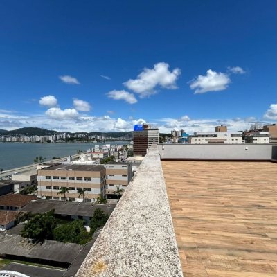 Cobertura com 289m², 3 quartos, 3 suítes, 4 garagens, no bairro Estreito em Florianópolis