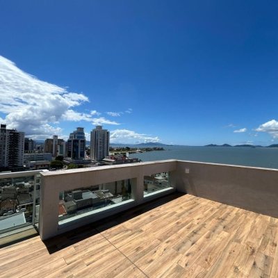 Cobertura com 289m², 3 quartos, 3 suítes, 4 garagens, no bairro Estreito em Florianópolis