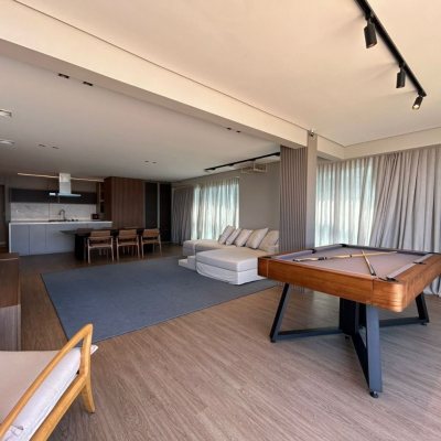 Cobertura com 289m², 3 quartos, 3 suítes, 4 garagens, no bairro Estreito em Florianópolis