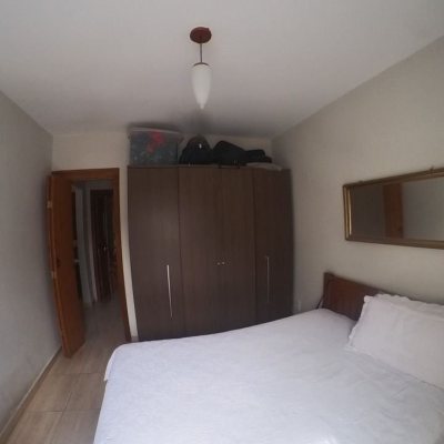 Casa Residencial com 83m², 2 quartos, 3 garagens, no bairro São João Do Rio Vermelho em Florianópolis