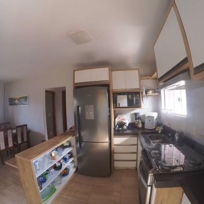 Casa Residencial com 83m², 2 quartos, 3 garagens, no bairro São João Do Rio Vermelho em Florianópolis