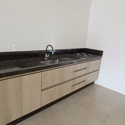 Casa Residencial com 123m², 3 quartos, 1 suíte, 1 garagem, no bairro Campeche em Florianópolis