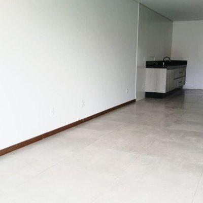 Casa Residencial com 123m², 3 quartos, 1 suíte, 1 garagem, no bairro Campeche em Florianópolis