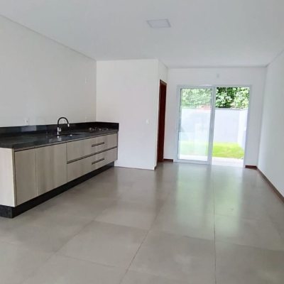 Casa Residencial com 123m², 3 quartos, 1 suíte, 1 garagem, no bairro Campeche em Florianópolis