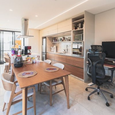 Casa Residencial com 160m², 3 quartos, 1 suíte, 2 garagens, no bairro Campeche em Florianópolis