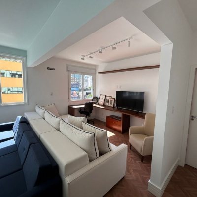 Apartamentos com 72m², 2 quartos, 1 suíte, 1 garagem, no bairro Centro em Florianópolis