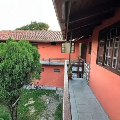 Pousada com 330m², 8 quartos, 8 garagens, no bairro Campeche em Florianópolis