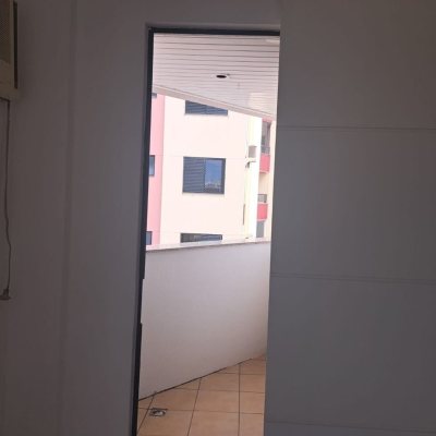 Apartamentos com 100m², 3 quartos (sendo 1 suíte), 1 garagem, no bairro Balneário em Florianópolis