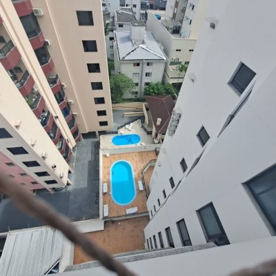 Apartamentos com 100m², 3 quartos (sendo 1 suíte), 1 garagem, no bairro Balneário em Florianópolis