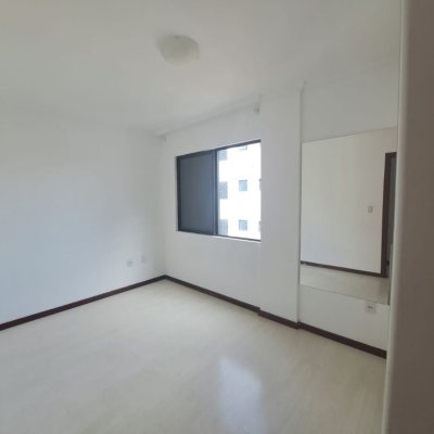 Apartamentos com 100m², 3 quartos (sendo 1 suíte), 1 garagem, no bairro Balneário em Florianópolis