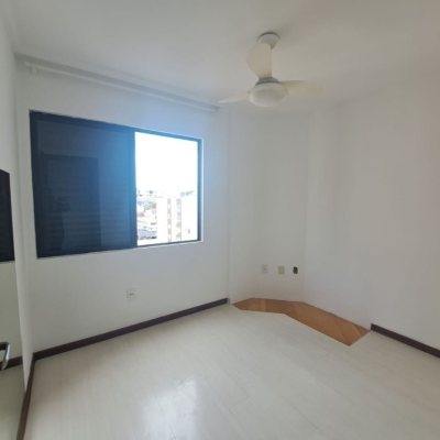 Apartamentos com 100m², 3 quartos (sendo 1 suíte), 1 garagem, no bairro Balneário em Florianópolis