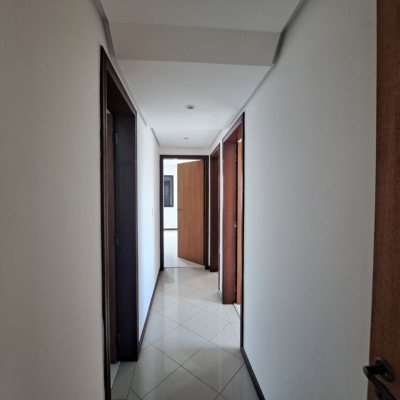 Apartamentos com 100m², 3 quartos (sendo 1 suíte), 1 garagem, no bairro Balneário em Florianópolis