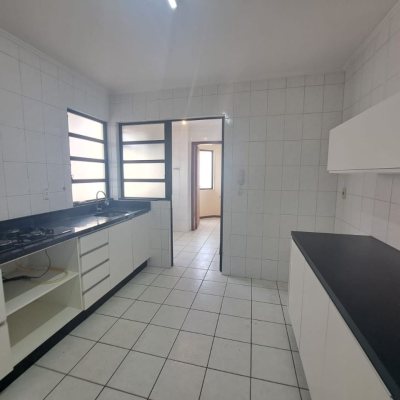 Apartamentos com 100m², 3 quartos (sendo 1 suíte), 1 garagem, no bairro Balneário em Florianópolis