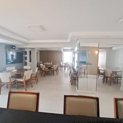 Apartamentos com 100m², 3 quartos (sendo 1 suíte), 1 garagem, no bairro Balneário em Florianópolis