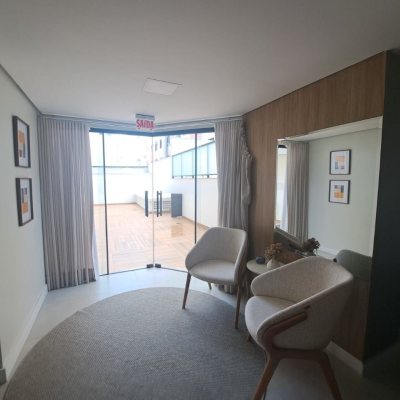 Apartamentos com 100m², 3 quartos (sendo 1 suíte), 1 garagem, no bairro Balneário em Florianópolis
