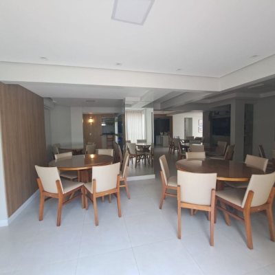 Apartamentos com 100m², 3 quartos (sendo 1 suíte), 1 garagem, no bairro Balneário em Florianópolis