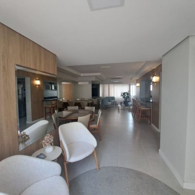 Apartamentos com 100m², 3 quartos (sendo 1 suíte), 1 garagem, no bairro Balneário em Florianópolis