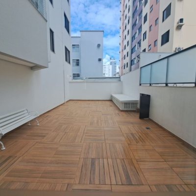 Apartamentos com 100m², 3 quartos (sendo 1 suíte), 1 garagem, no bairro Balneário em Florianópolis