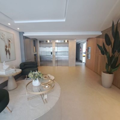 Apartamentos com 100m², 3 quartos (sendo 1 suíte), 1 garagem, no bairro Balneário em Florianópolis