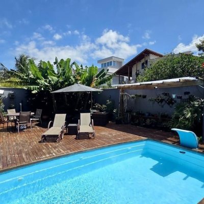 Casa Residencial com 281m², 3 quartos (sendo 3 suítes), 3 garagens, no bairro Campeche em Florianópolis