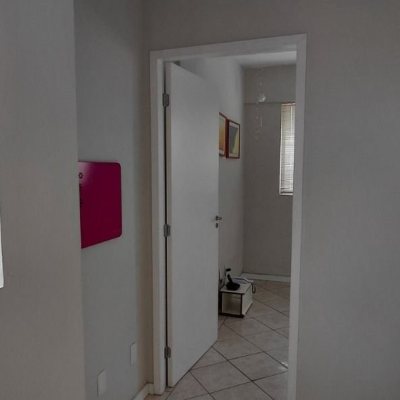 Sala com 42m², no bairro Centro em Florianópolis