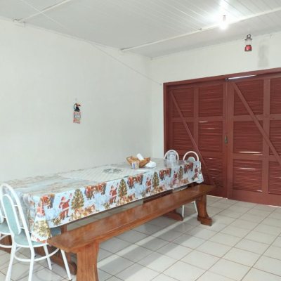 Casa Residencial com 111m², 3 quartos, 1 suíte, 3 garagens, no bairro São João Do Rio Vermelho em Florianópolis