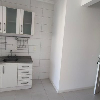 Apartamentos com 45m², 1 quarto, 1 garagem, no bairro Córrego Grande em Florianópolis