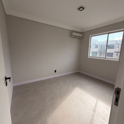 Apartamentos com 91m², 2 quartos, 1 suíte, 1 garagem, no bairro Kobrasol em São José