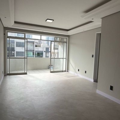 Apartamentos com 91m², 2 quartos, 1 suíte, 1 garagem, no bairro Kobrasol em São José