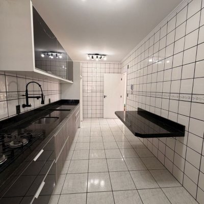 Apartamentos com 91m², 2 quartos, 1 suíte, 1 garagem, no bairro Kobrasol em São José
