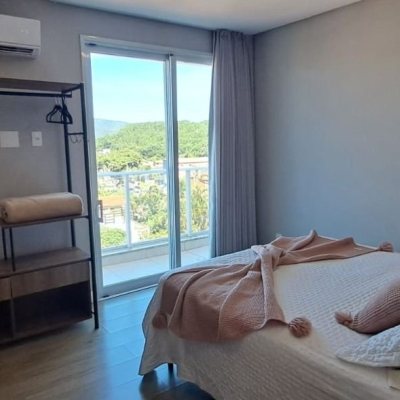 Cobertura com 162m², 3 quartos, 1 suíte, 2 garagens, no bairro Canasvieiras em Florianópolis